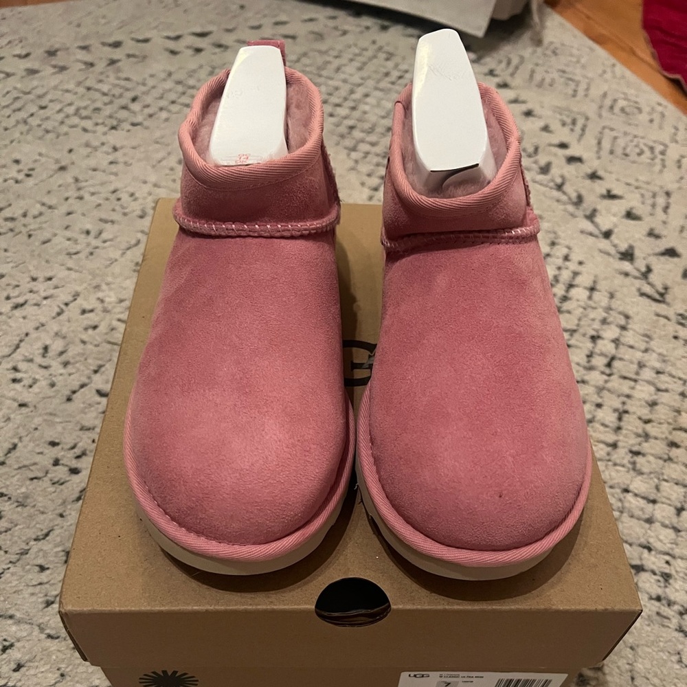 Women’s Classic Ultra Mini Boot